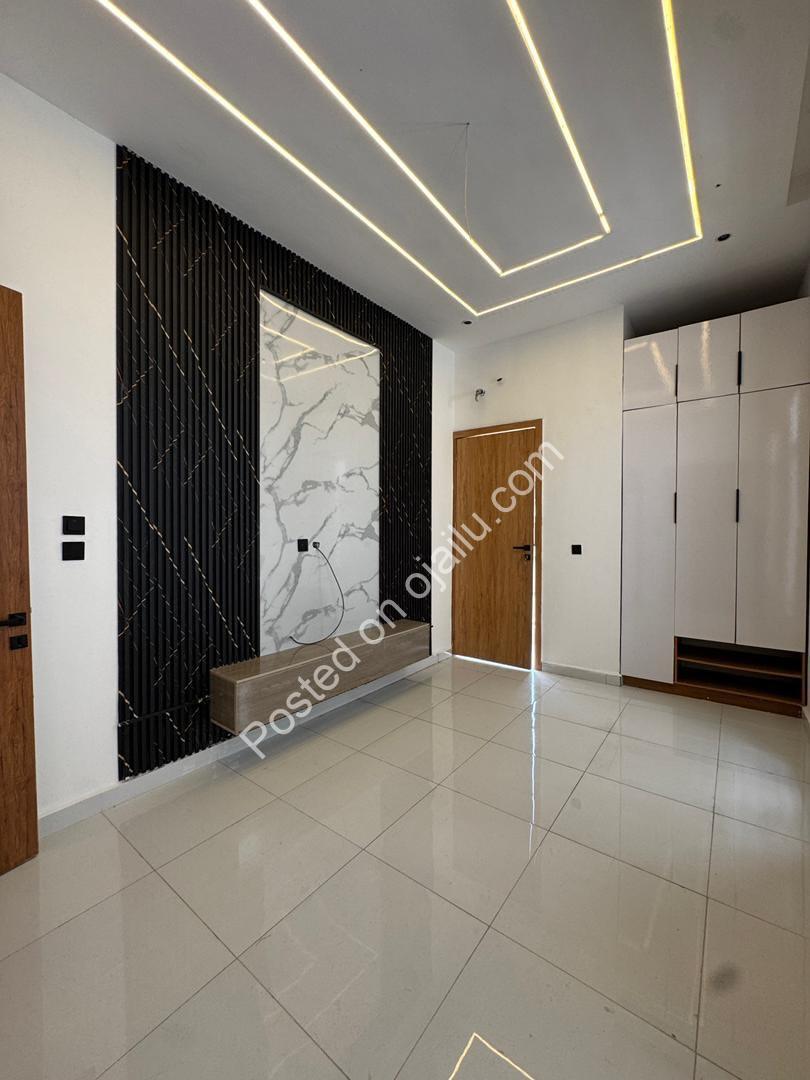 Lekki’s Ultimate 5-Bed Estate with Pool & BQ