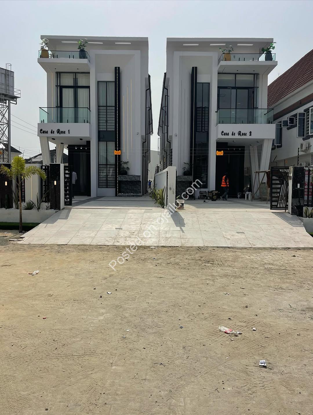 Lekki’s Modern 5-Bed Dulex with Pool & Views