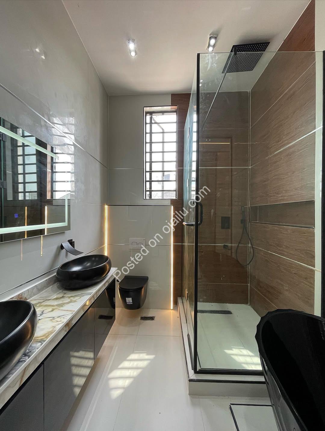 Lekki’s Modern 5-Bed Dulex with Pool & Views