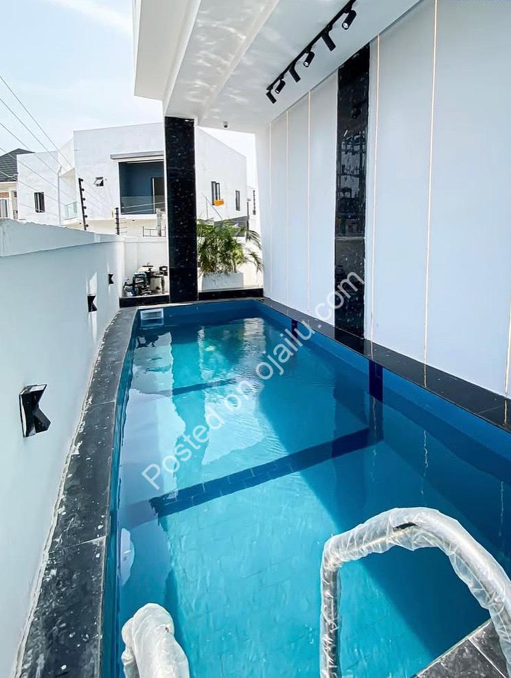Lekki’s Modern 5-Bed Dulex with Pool & Views