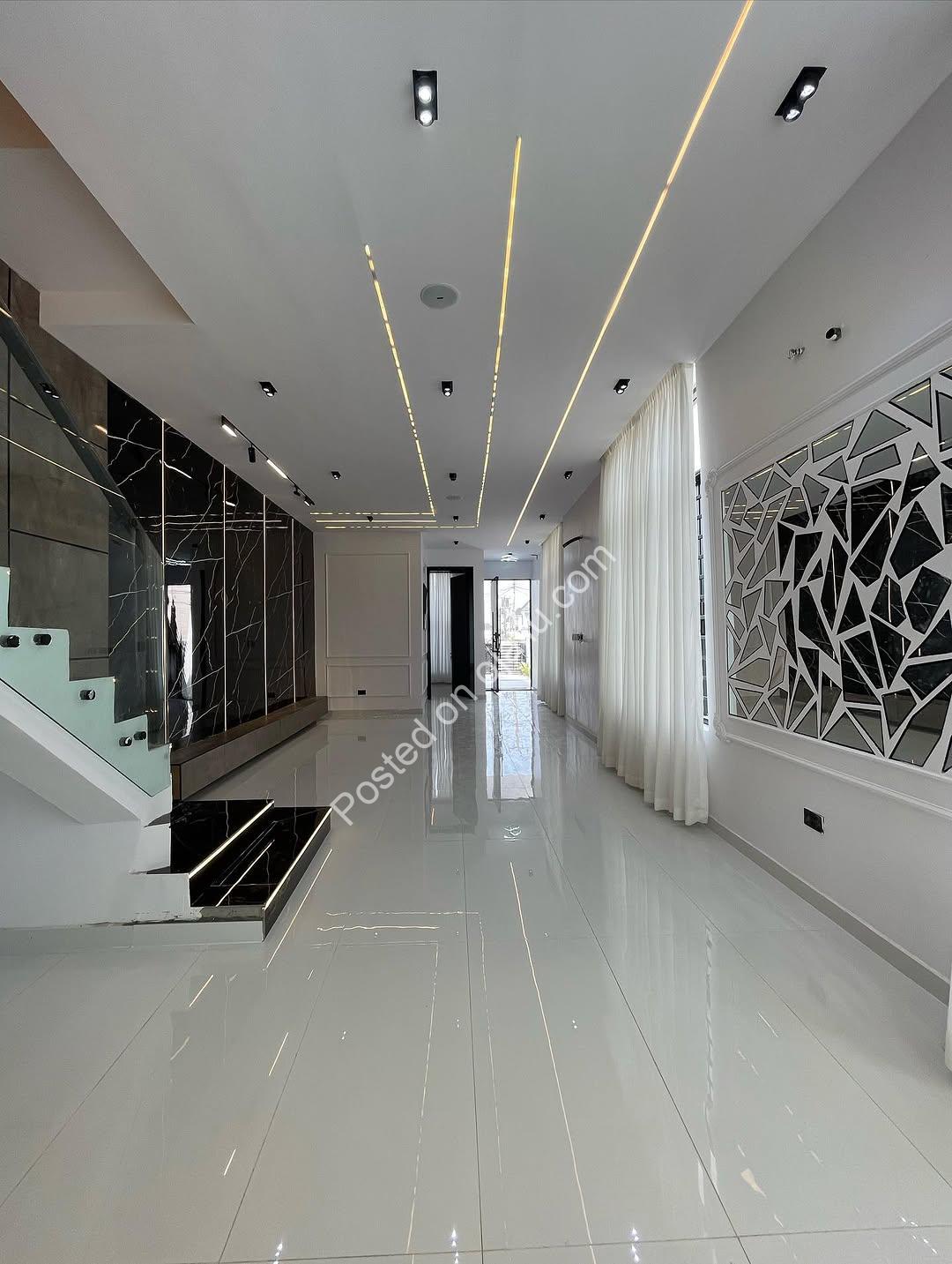 Lekki’s Modern 5-Bed Dulex with Pool & Views