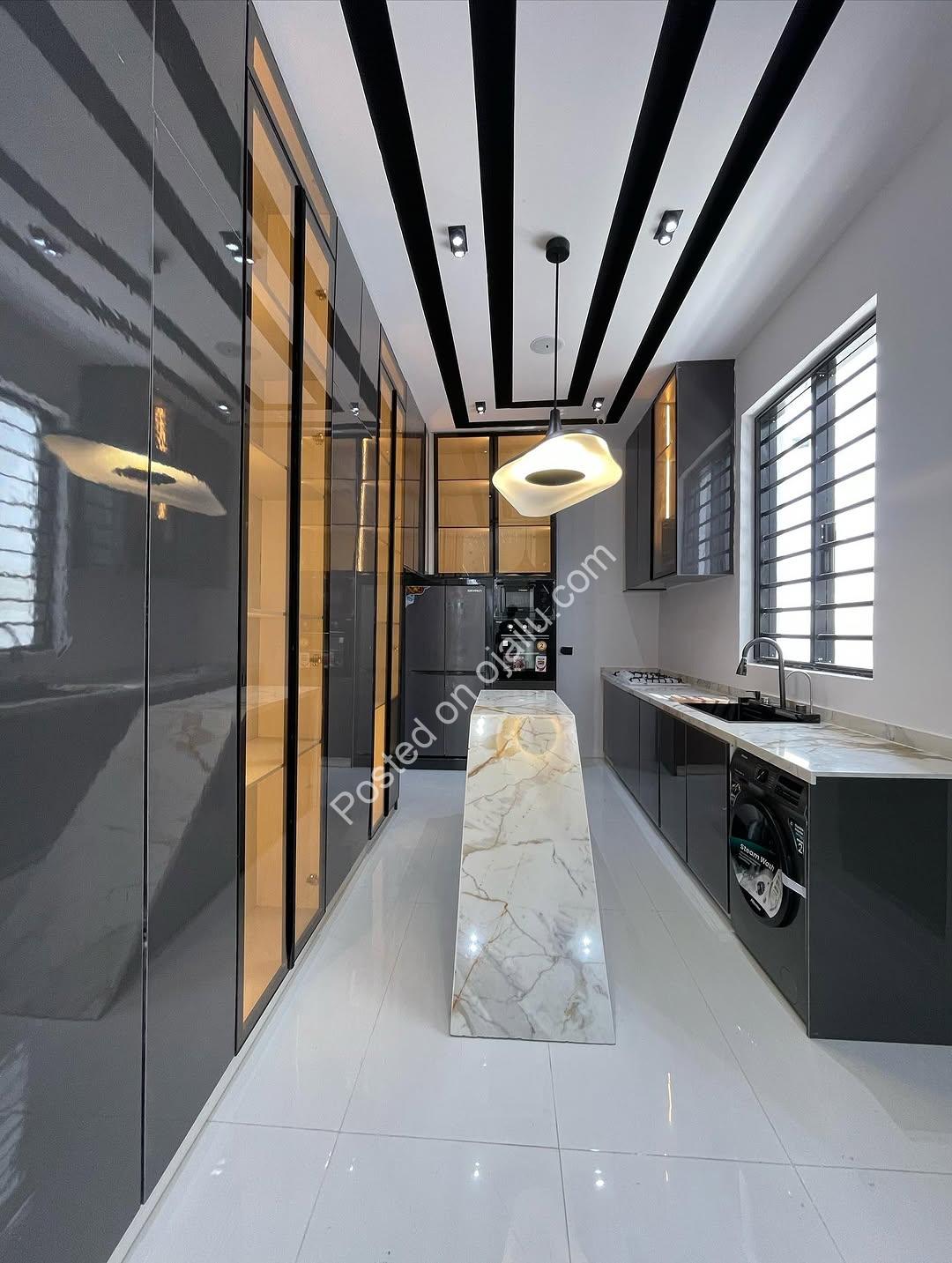 Lekki’s Modern 5-Bed Dulex with Pool & Views