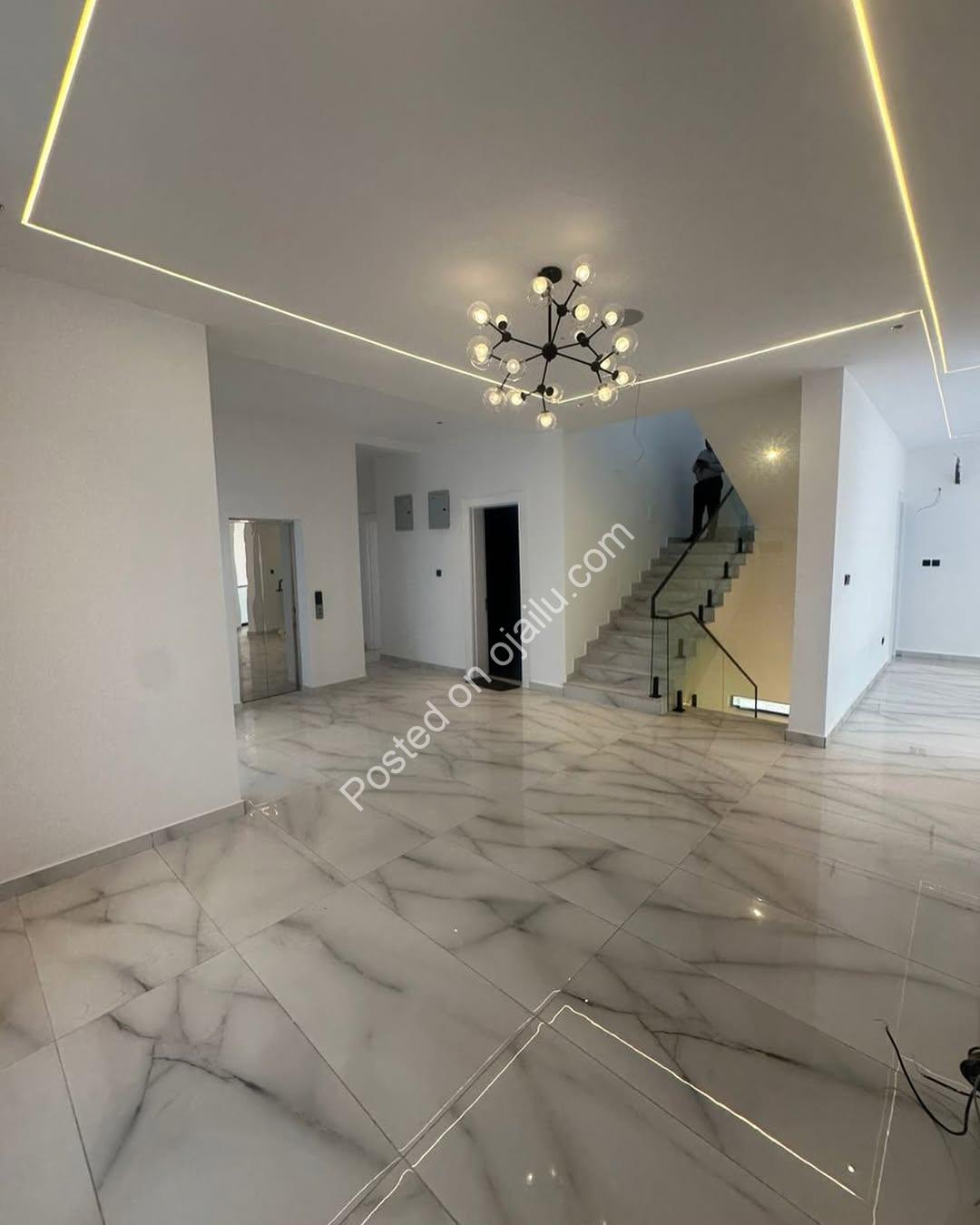 Your Dream Estate: 5-Bed Duplex with Pool & Penthouse in Ikate