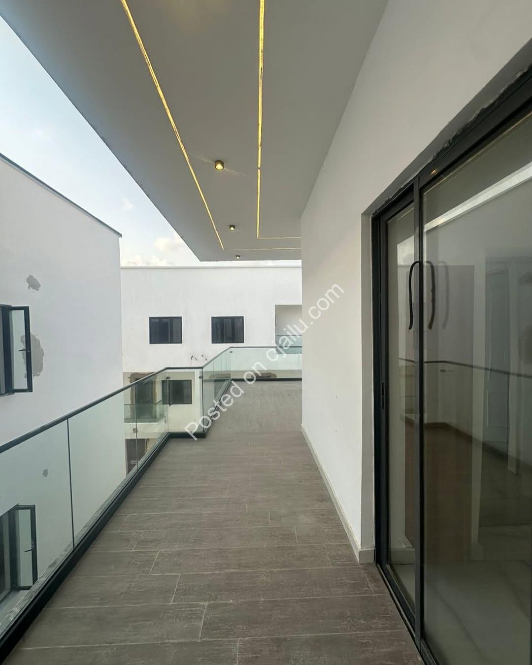 Your Dream Estate: 5-Bed Duplex with Pool & Penthouse in Ikate