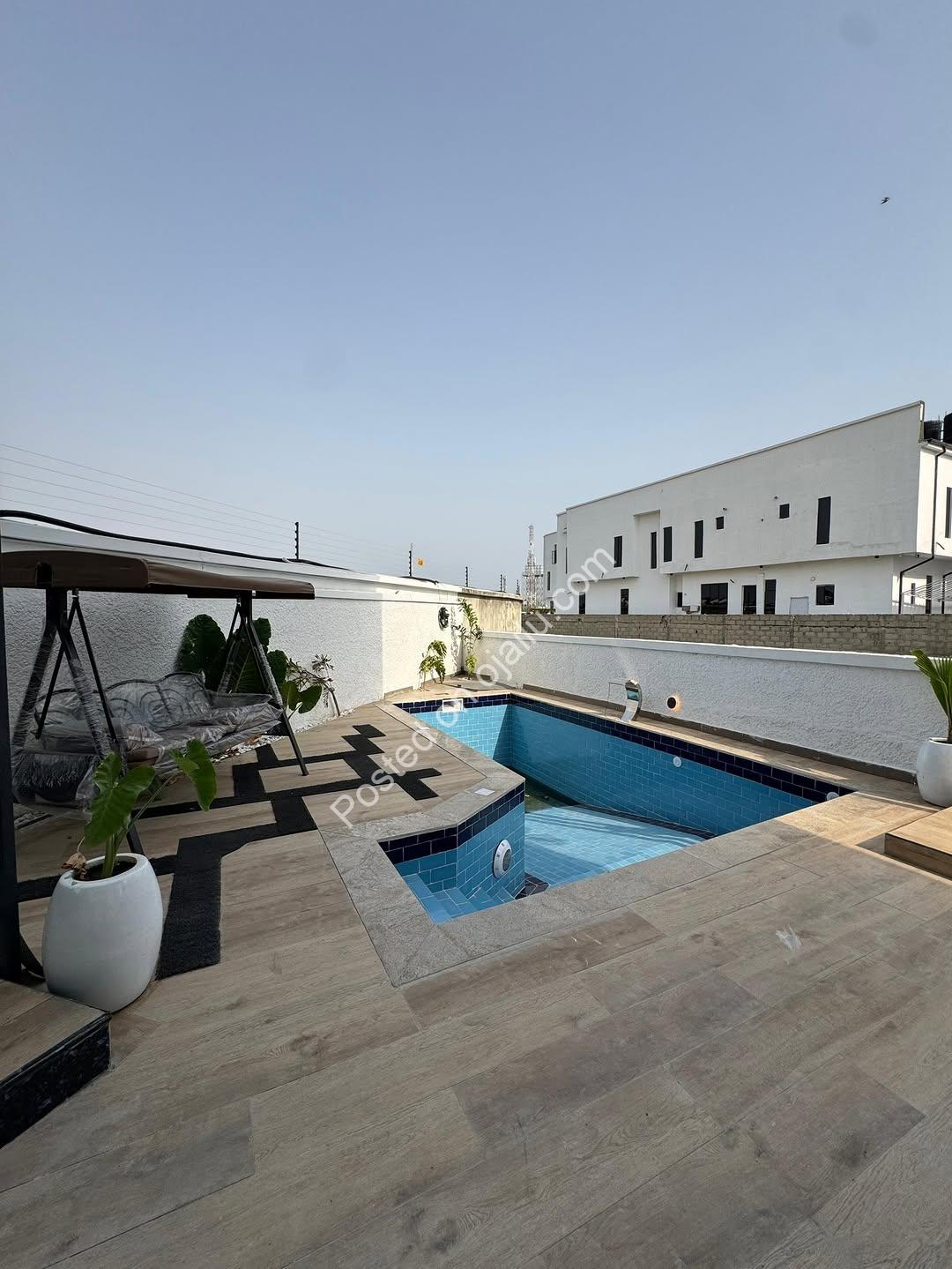 Exquisite 6-Bed Estate with Private Pool & Cinema in Lekki