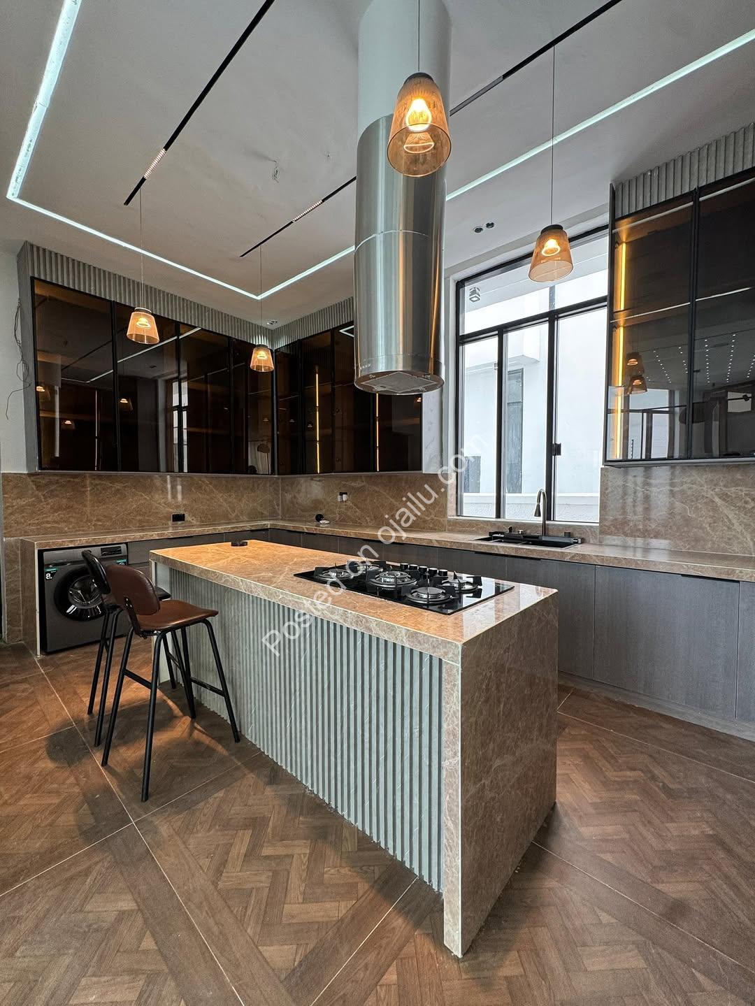 Exquisite 6-Bed Estate with Private Pool & Cinema in Lekki