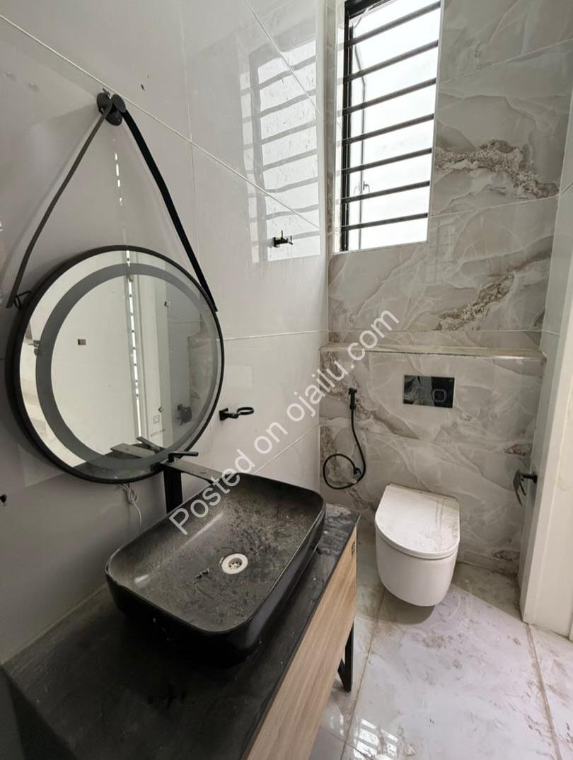 Lekki’s Ultimate 5-Bedroom Estate Oasis with Pool & Gym