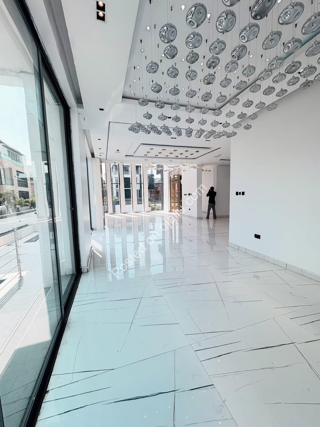 Lekki’s Ultimate 6-Bedroom Estate with Resort-Style Amenities