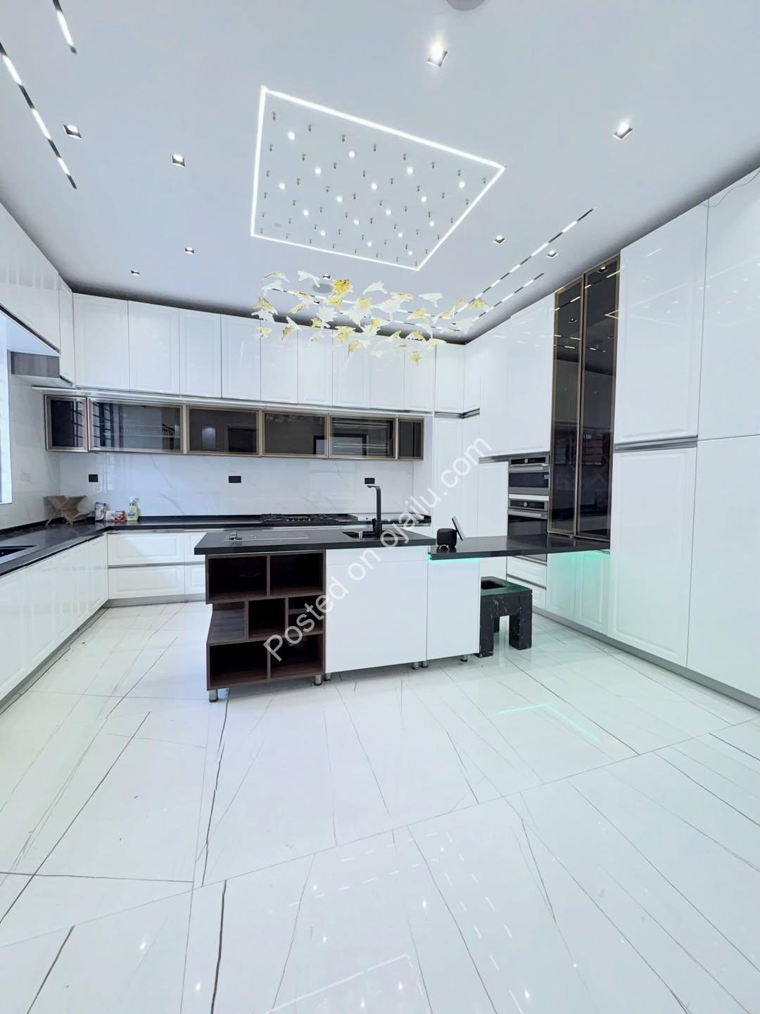 Lekki’s Ultimate 6-Bedroom Estate with Resort-Style Amenities