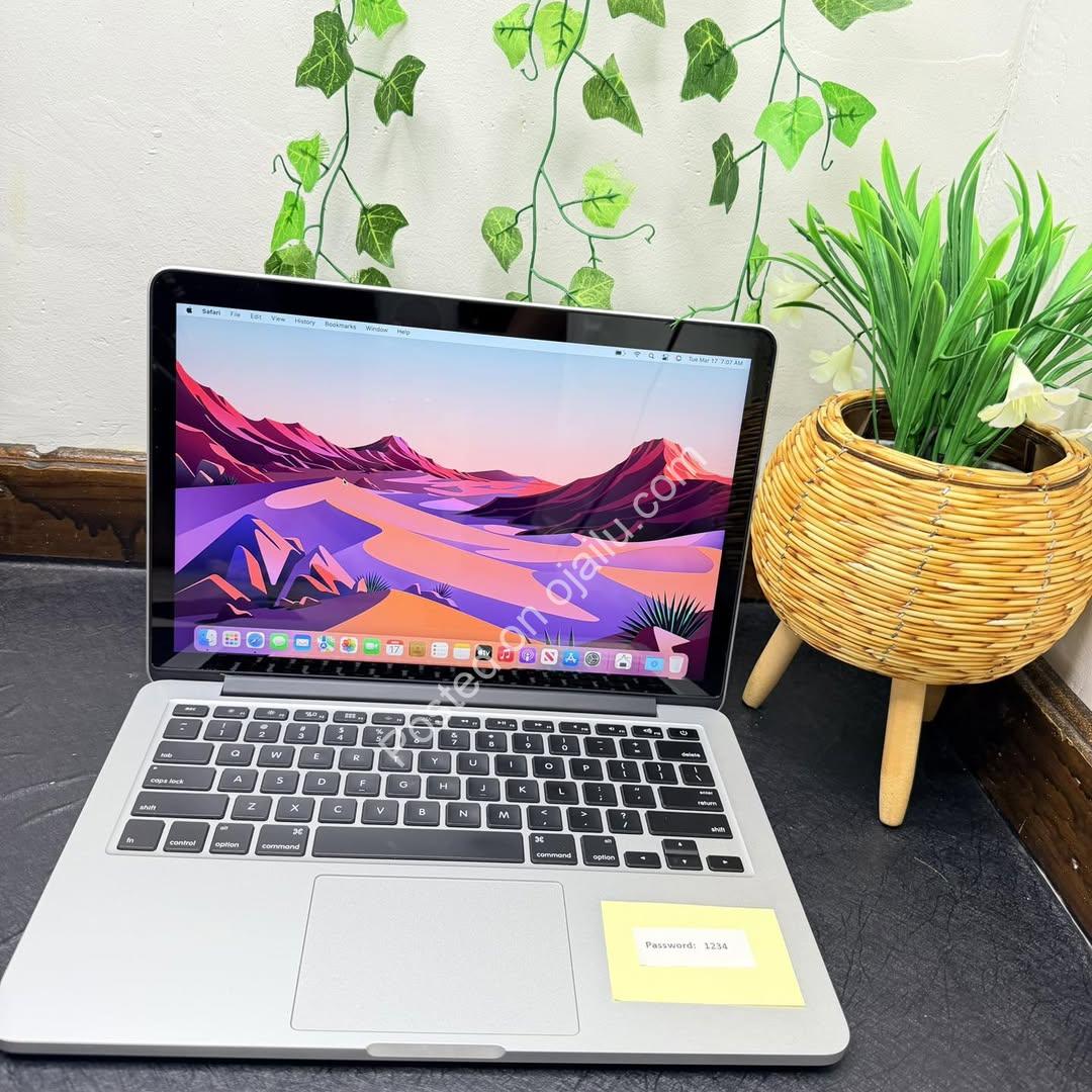 Powerful 2015 MacBook Pro: Lightning-Fast i5, 512GB SSD