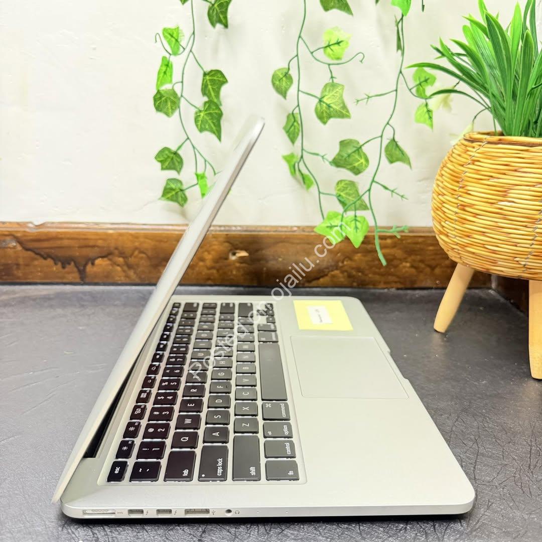 Powerful 2015 MacBook Pro: Lightning-Fast i5, 512GB SSD