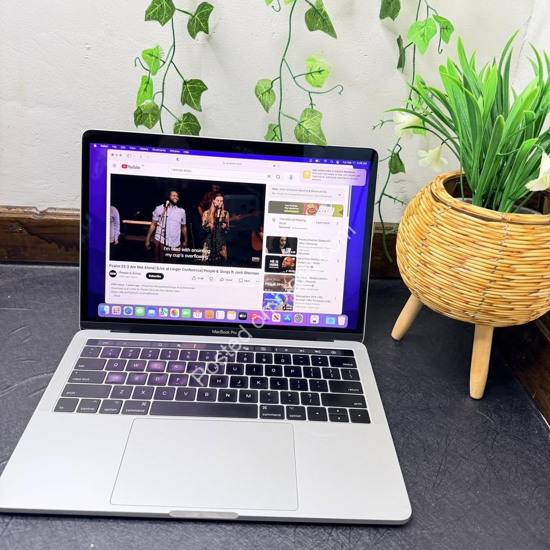 Unleash Power: 2017 MacBook Pro w/Touch Bar & 512GB SSD