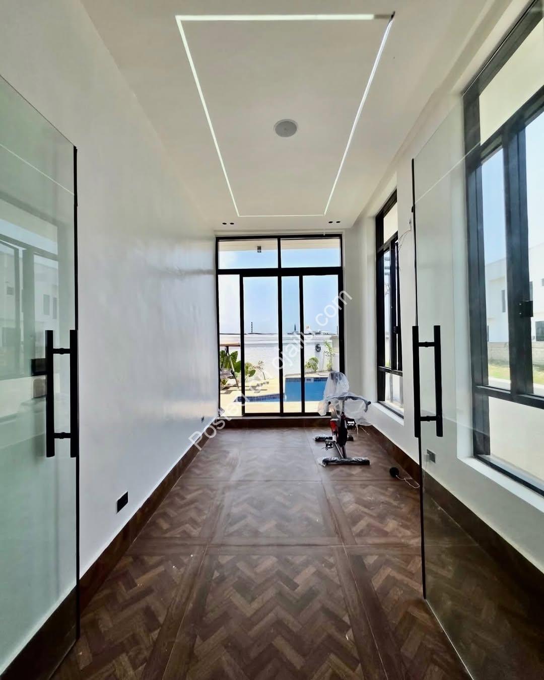 Dream Estate: 5-Bed Duplex with Pool & BQ in Lekki