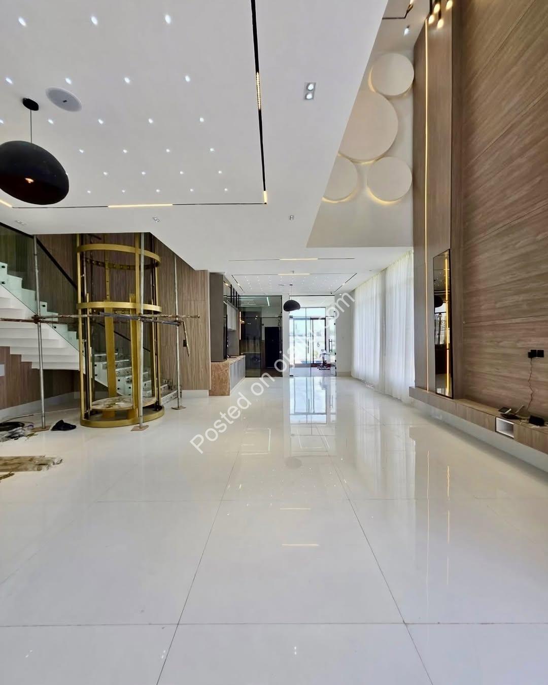 Dream Estate: 5-Bed Duplex with Pool & BQ in Lekki