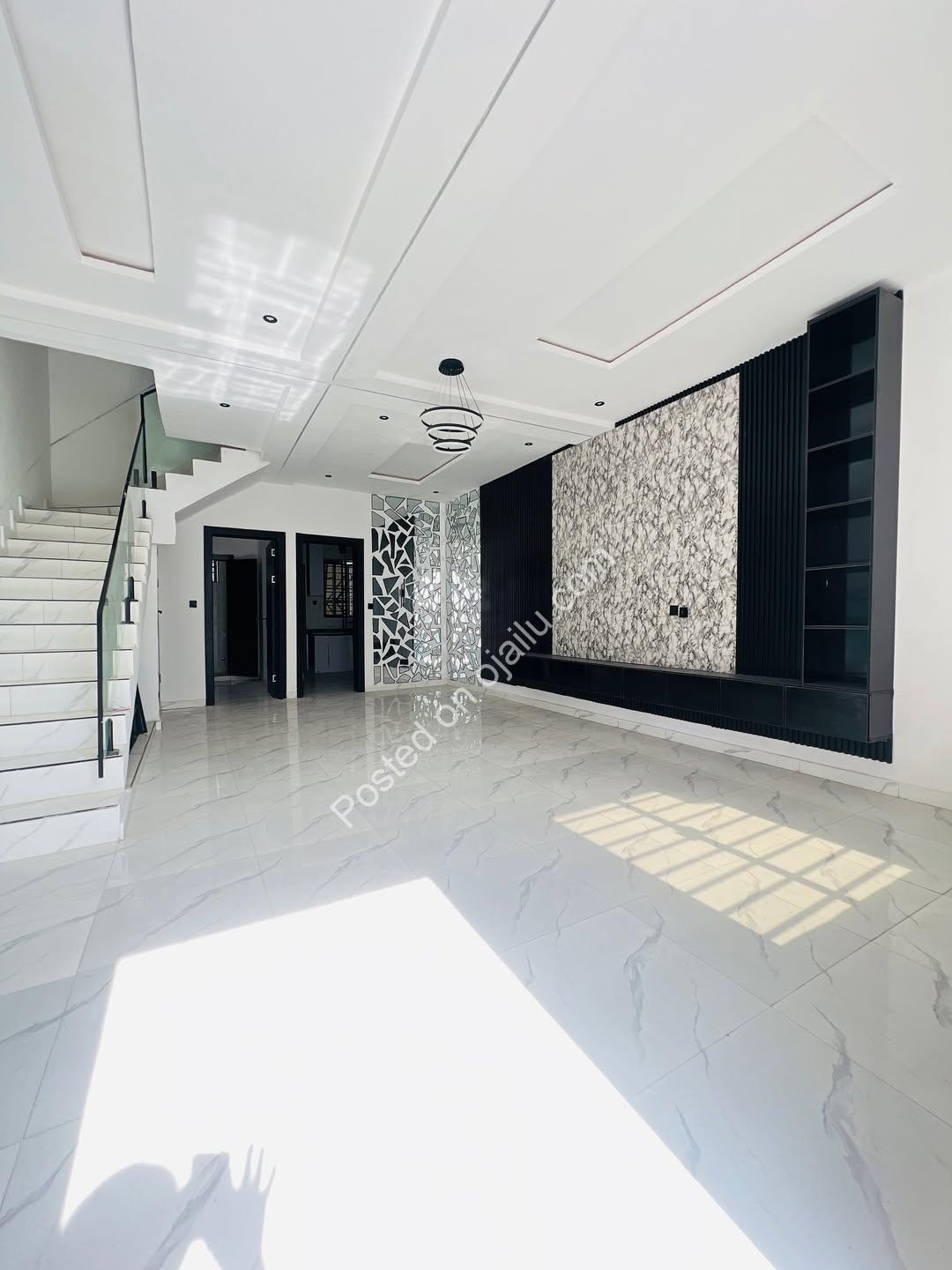 Stunning 3-Bed Duplex in Secure Lekki Estate