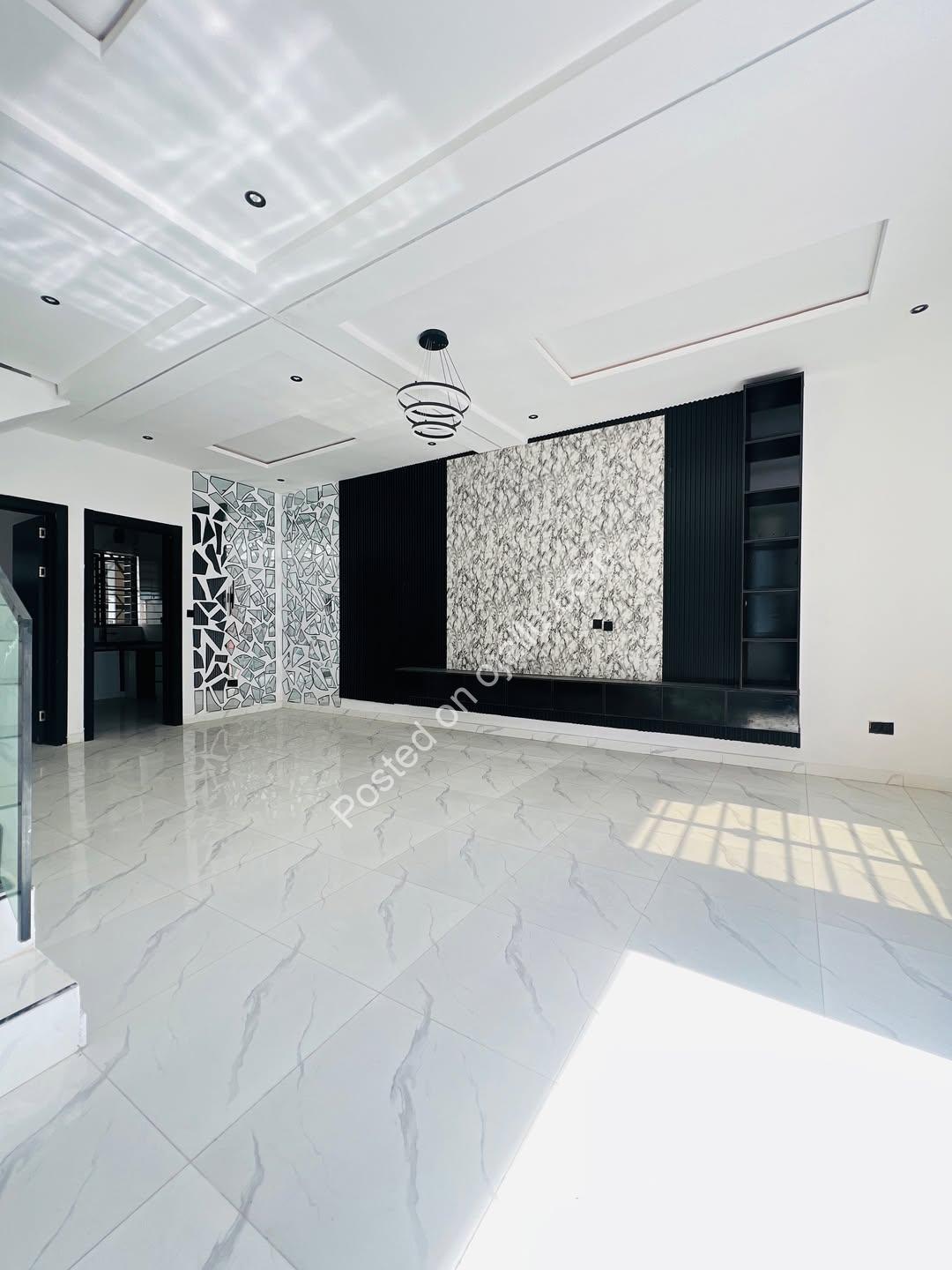 Stunning 3-Bed Duplex in Secure Lekki Estate