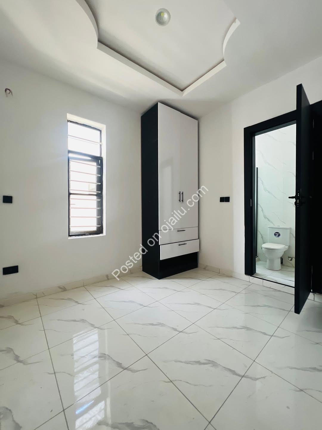 Stunning 3-Bed Duplex in Secure Lekki Estate