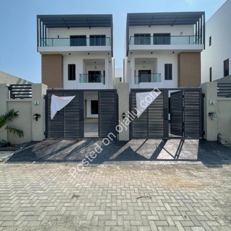 Exquisite 5-Bedroom Dulex with Pool in Prime Lekki
