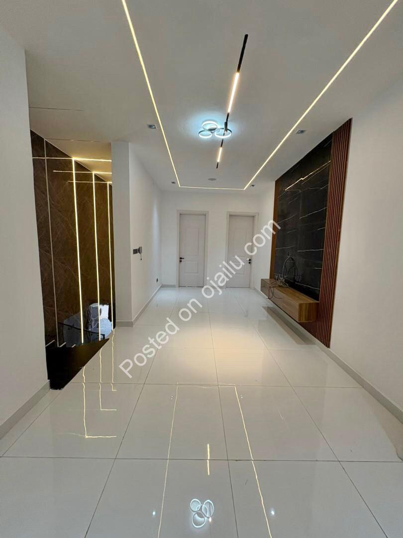 Serene Estate Gem: 5-Bed Duplex with Pool & Cinema