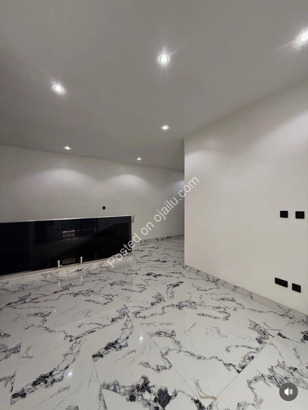 5-Bedroom Modern Oasis in Lekki’s Secure Estate