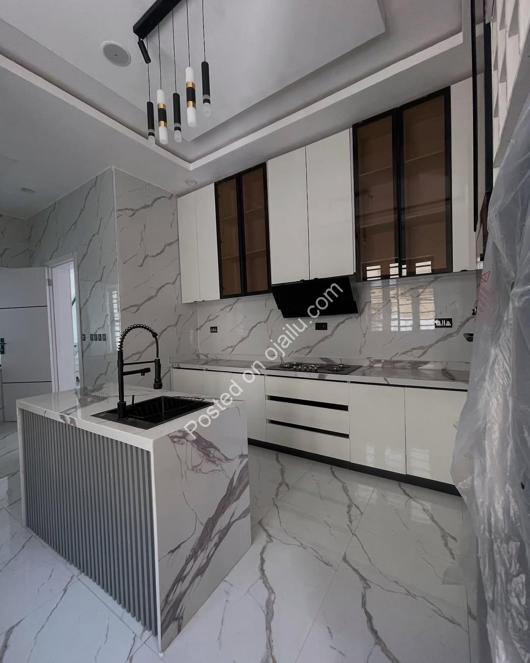 Lekki’s Ultimate 5-Bedroom Duplex with Rooftop Escape