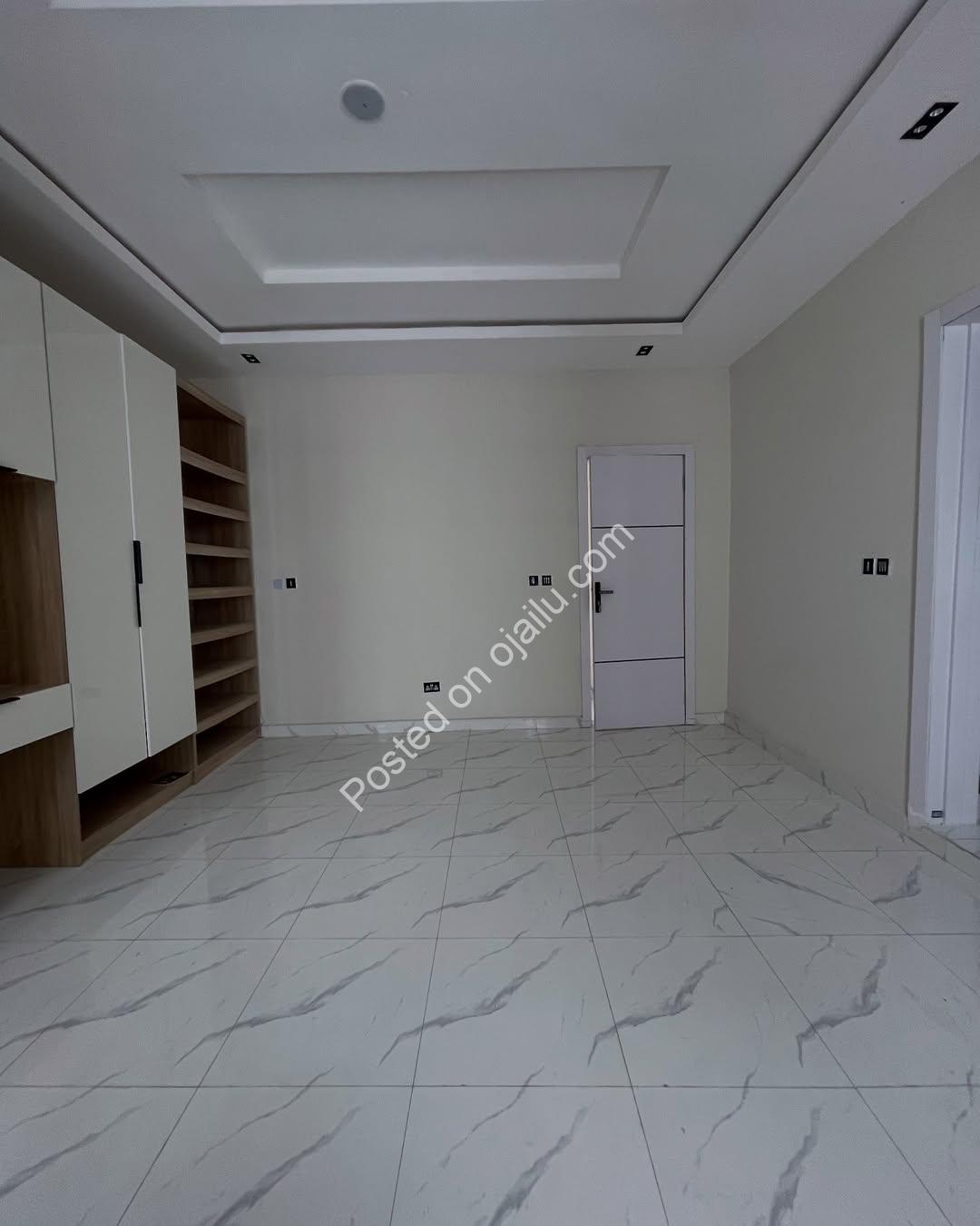 Lekki’s Ultimate 5-Bedroom Duplex with Rooftop Escape