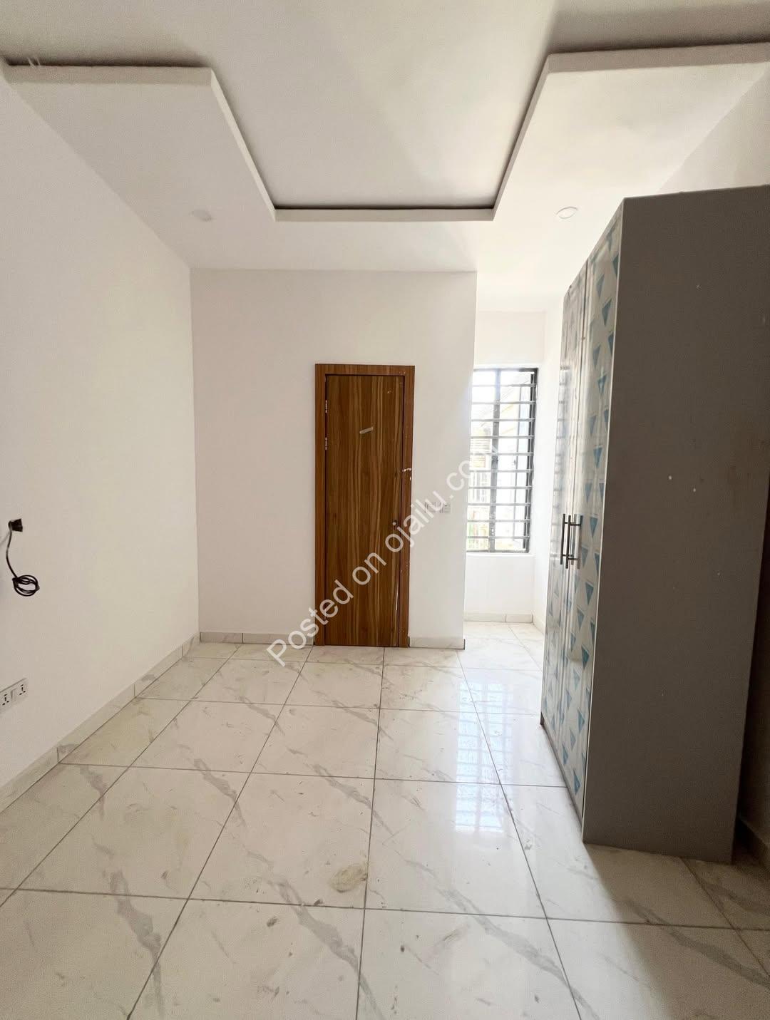 Dream Home Alert: 4-Bed Duplex with Jacuzzi in Lekki