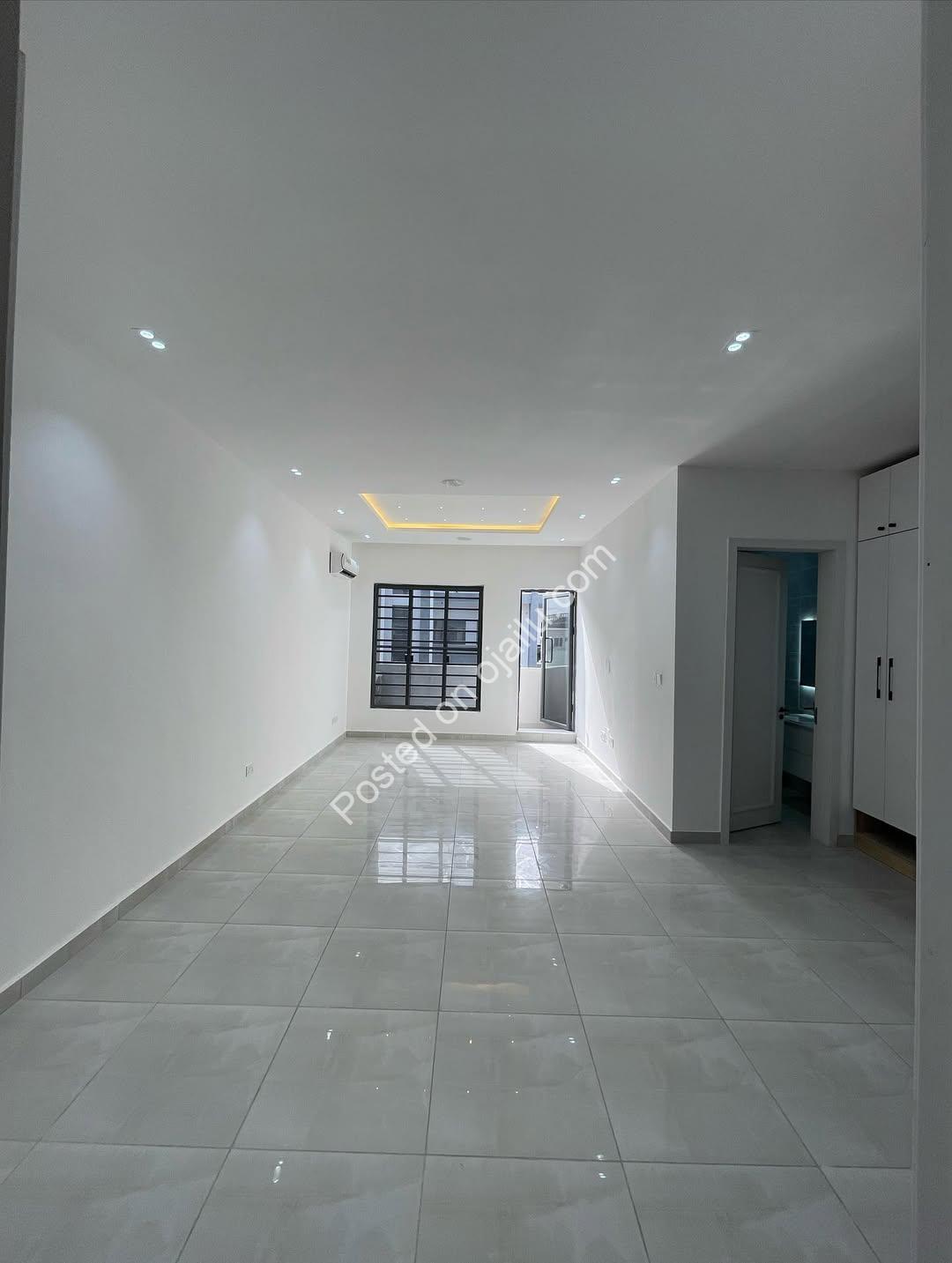 Lekki’s Ultimate 4-Bedroom Oasis with Pool & Gym