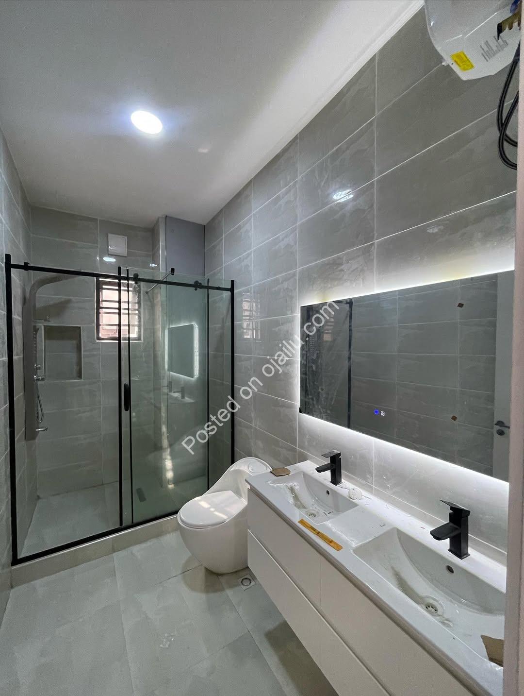 Lekki’s Ultimate 4-Bedroom Oasis with Pool & Gym