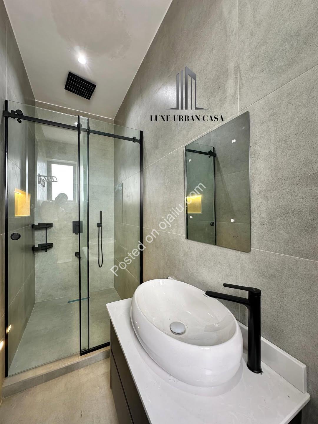 Elegant 4BR Terrace in Chevron | Premium Living