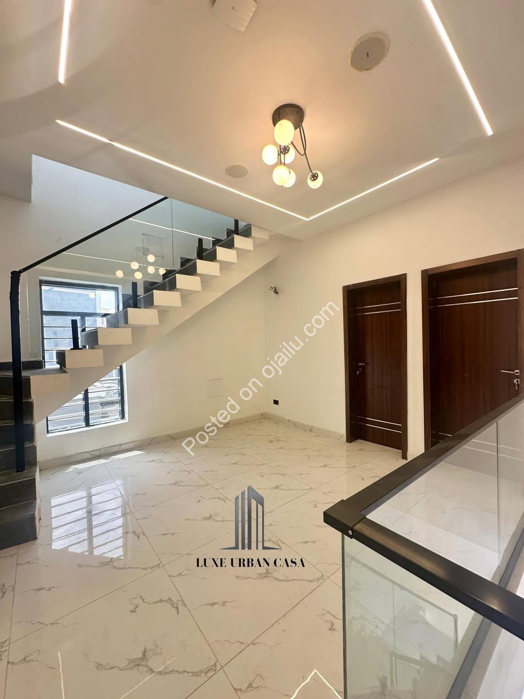 Osapa Oasis: 4BR Terrace with Pool & Premium Finishes