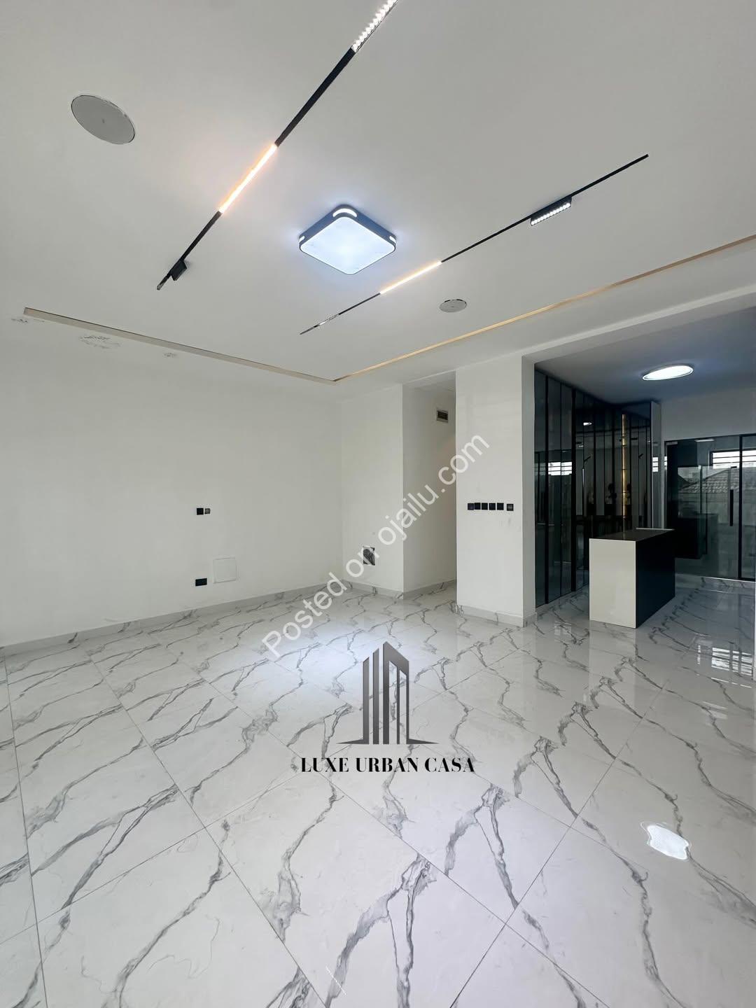 Osapa Oasis: 4BR Terrace with Pool & Premium Finishes