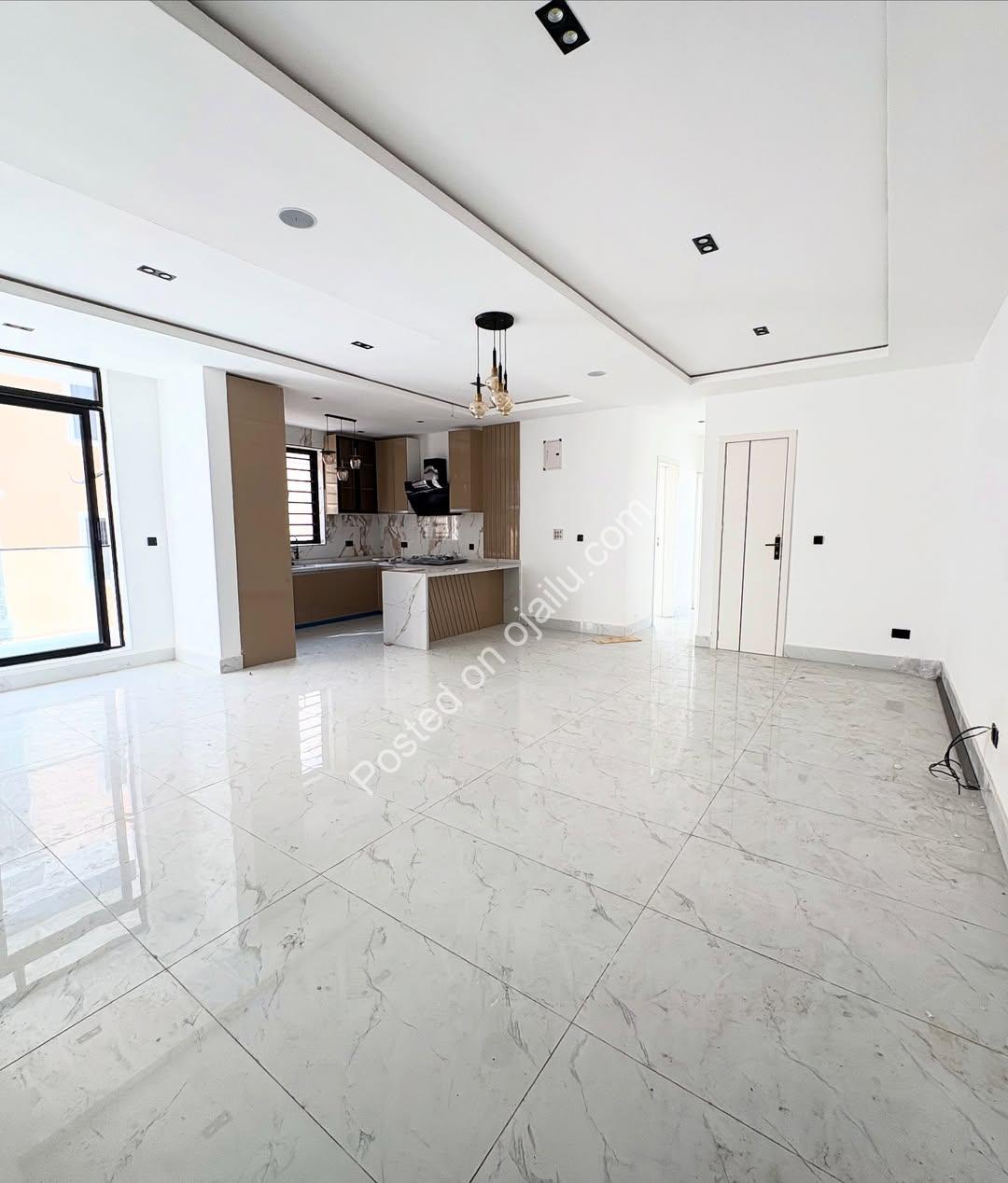 Lekki Phase 1 Gem: Spacious 2-Bed, All En-Suite