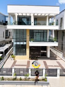 3858431105557107105_img