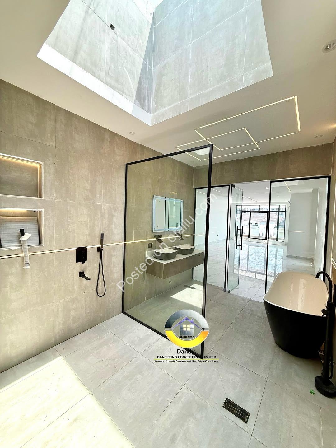 Opulent 5-Bed Duplex with Pool, Cinema & Rooftop Terrace