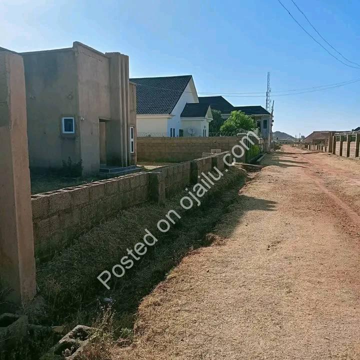 Corner Plots in Haske: Prime Land, Multiple Access Roads