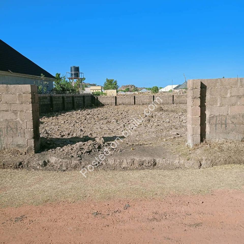 Corner Plots in Haske: Prime Land, Multiple Access Roads