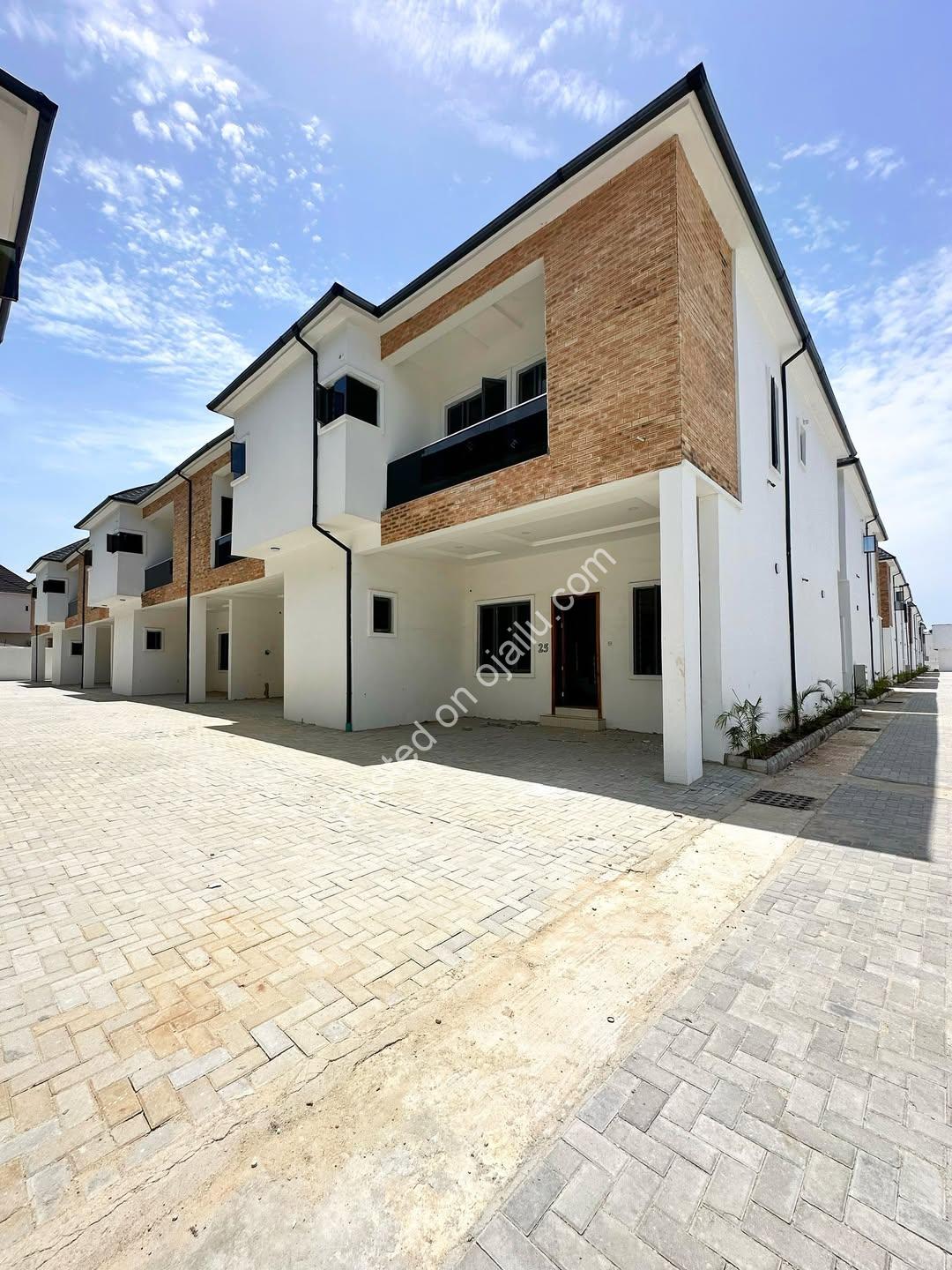 Lekki’s Finest: En-Suite Terrace Duplexes with Smart Features