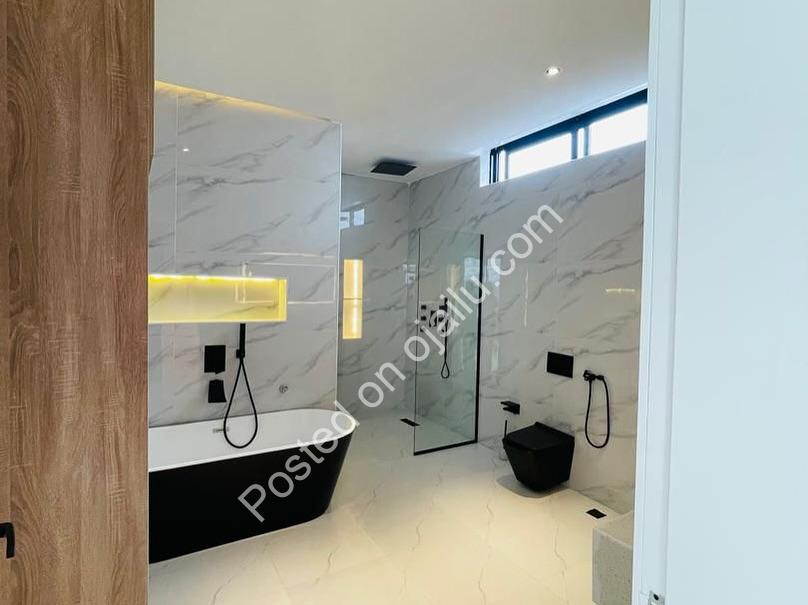 Luxury 5-Bedroom Oasis with Cinema & Pool in Lekki