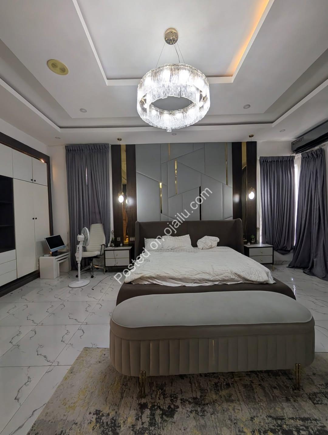 Sleek 5-Bed Duplex with Pool & Jacuzzi in Lekki