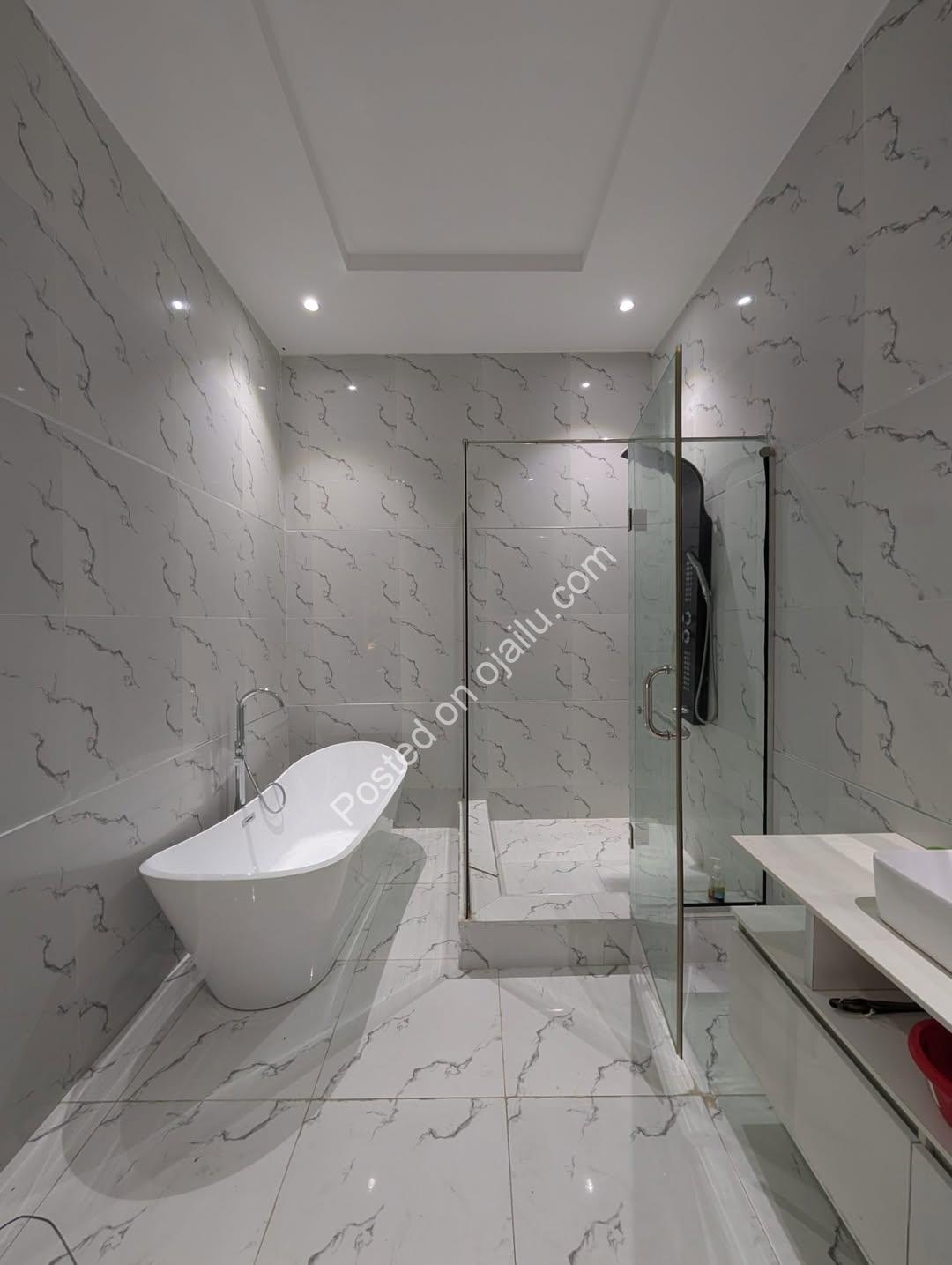 Sleek 5-Bed Duplex with Pool & Jacuzzi in Lekki