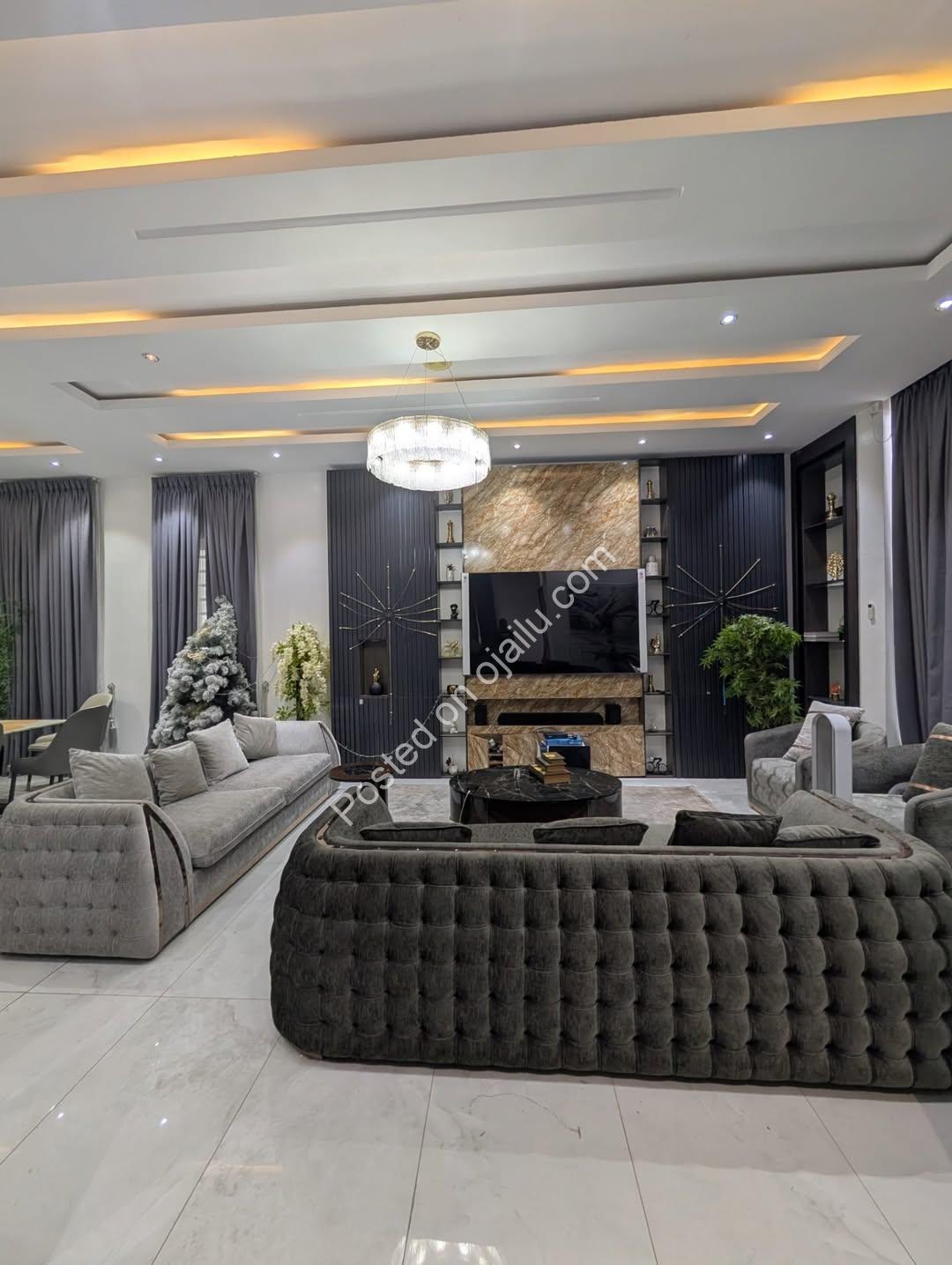 Sleek 5-Bed Duplex with Pool & Jacuzzi in Lekki