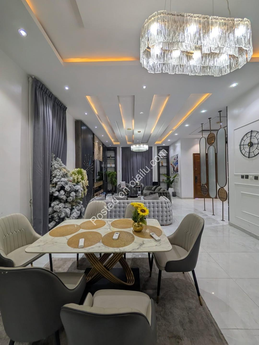 Sleek 5-Bed Duplex with Pool & Jacuzzi in Lekki