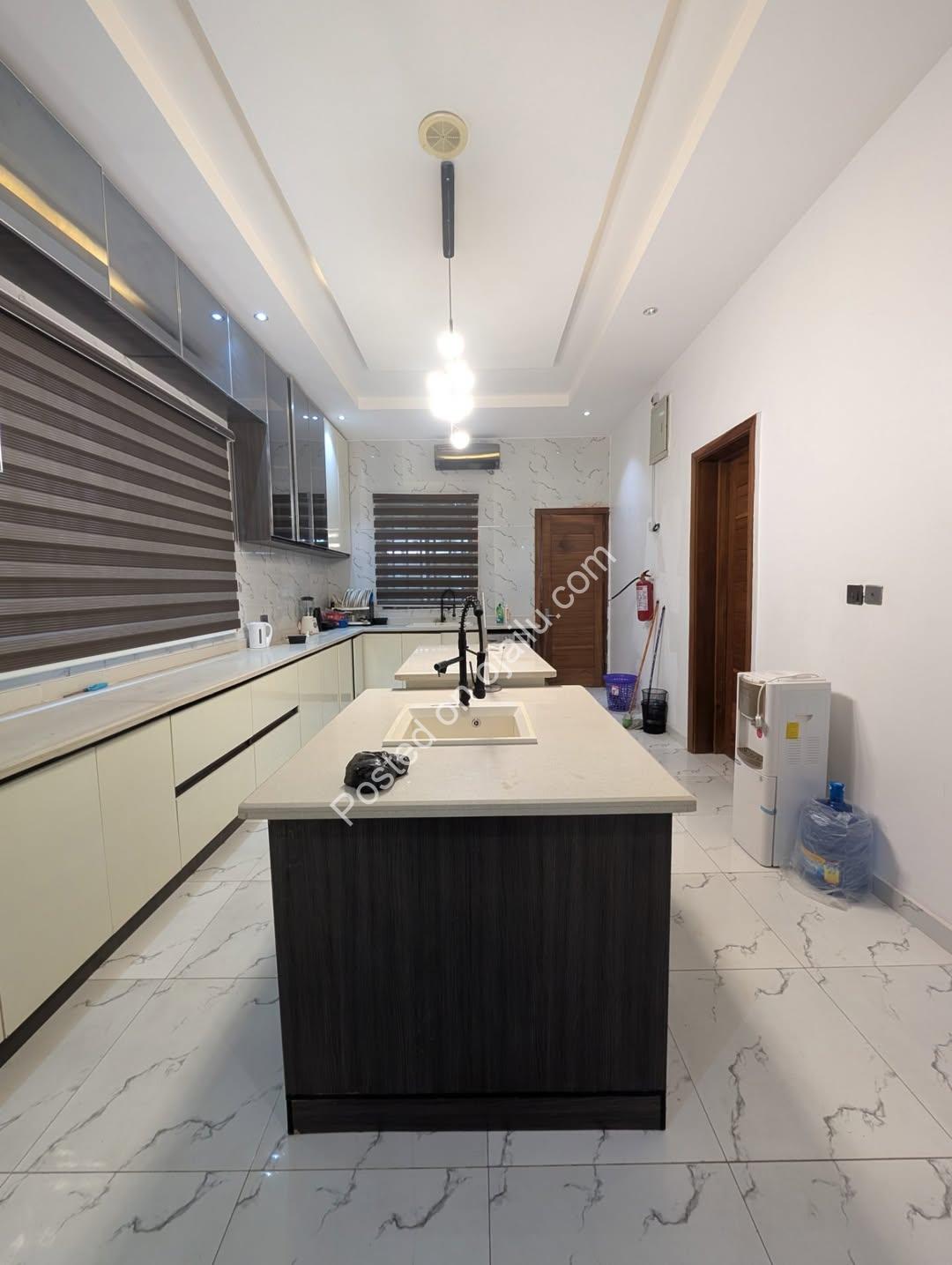 Sleek 5-Bed Duplex with Pool & Jacuzzi in Lekki