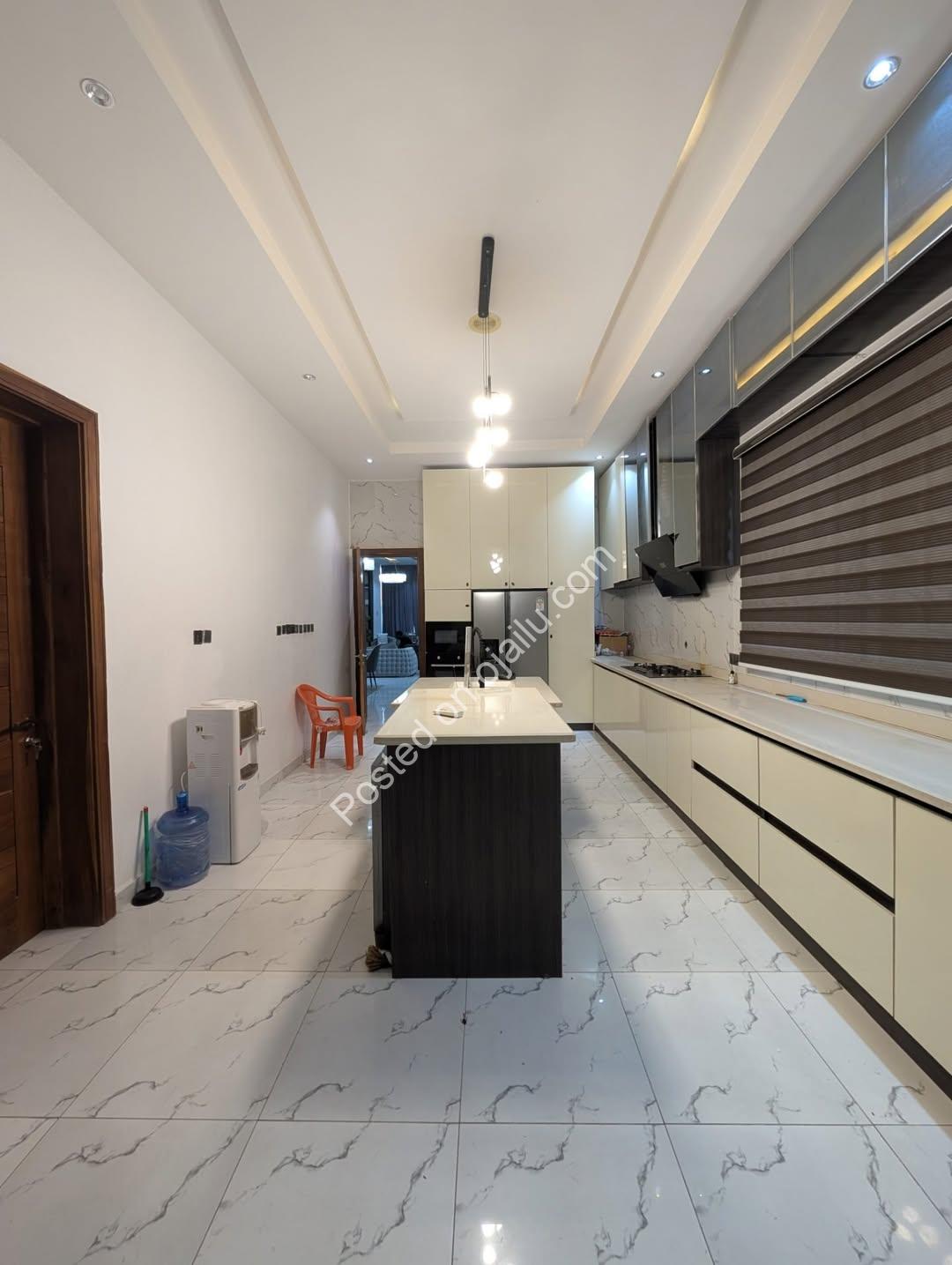 Sleek 5-Bed Duplex with Pool & Jacuzzi in Lekki