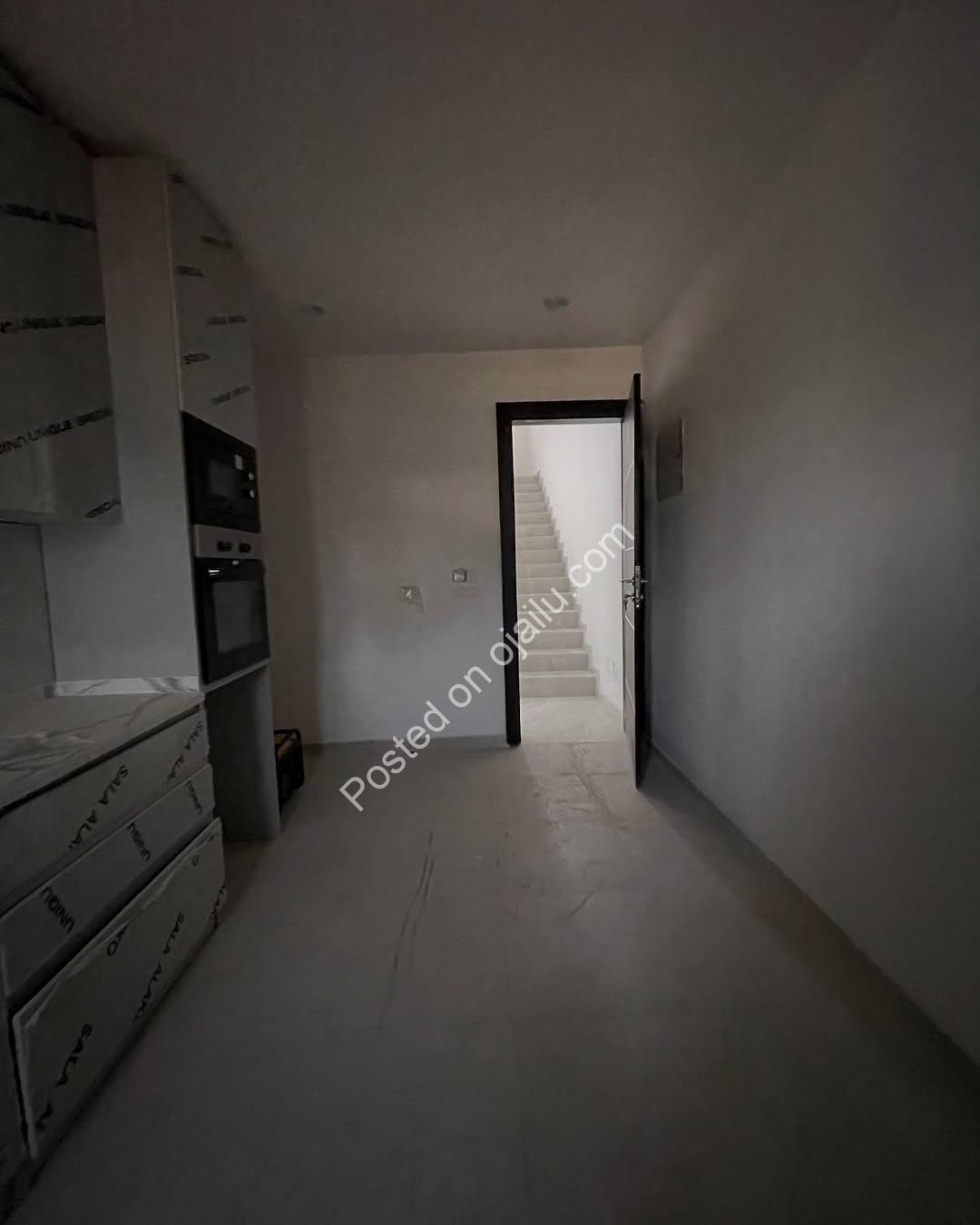 Elegant 4-Bed Terrace Duplex with Rooftop Oasis in Lekki