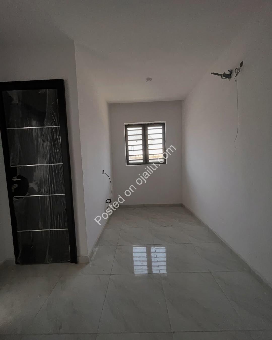 Elegant 4-Bed Terrace Duplex with Rooftop Oasis in Lekki