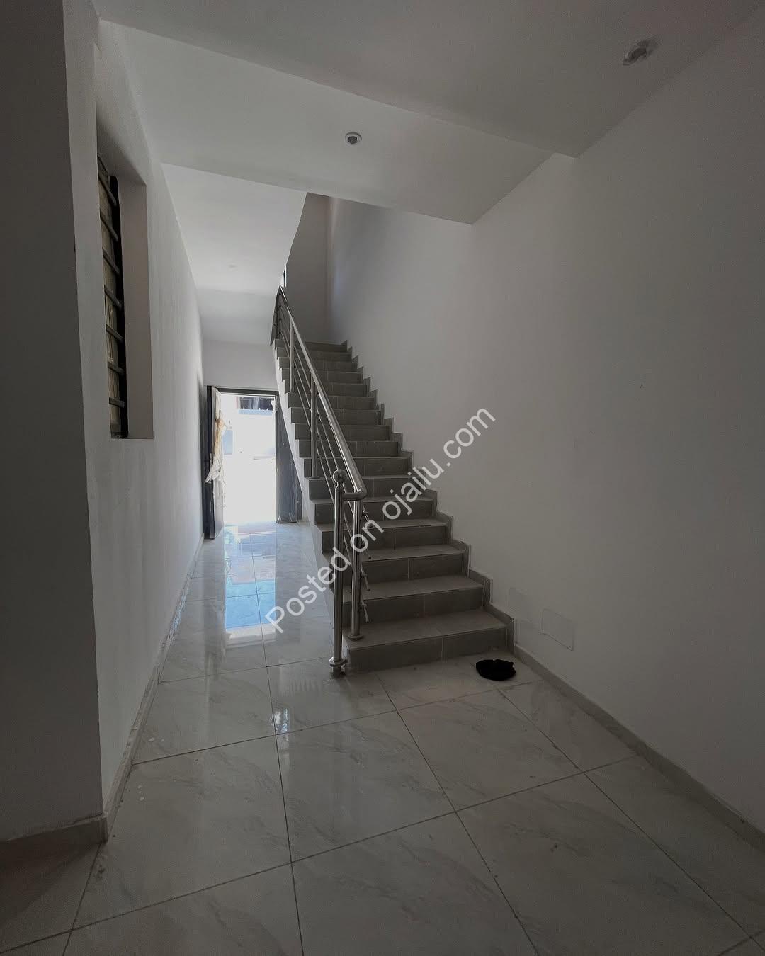 Elegant 4-Bed Terrace Duplex with Rooftop Oasis in Lekki