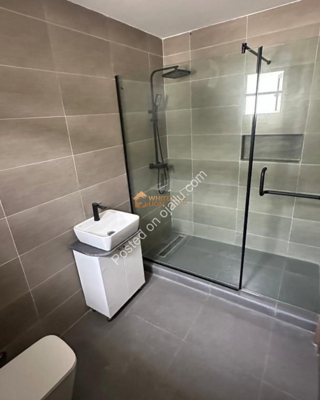 Lekki’s Finest: 4-Bed Terrace Duplex with Jacuzzi & C of O