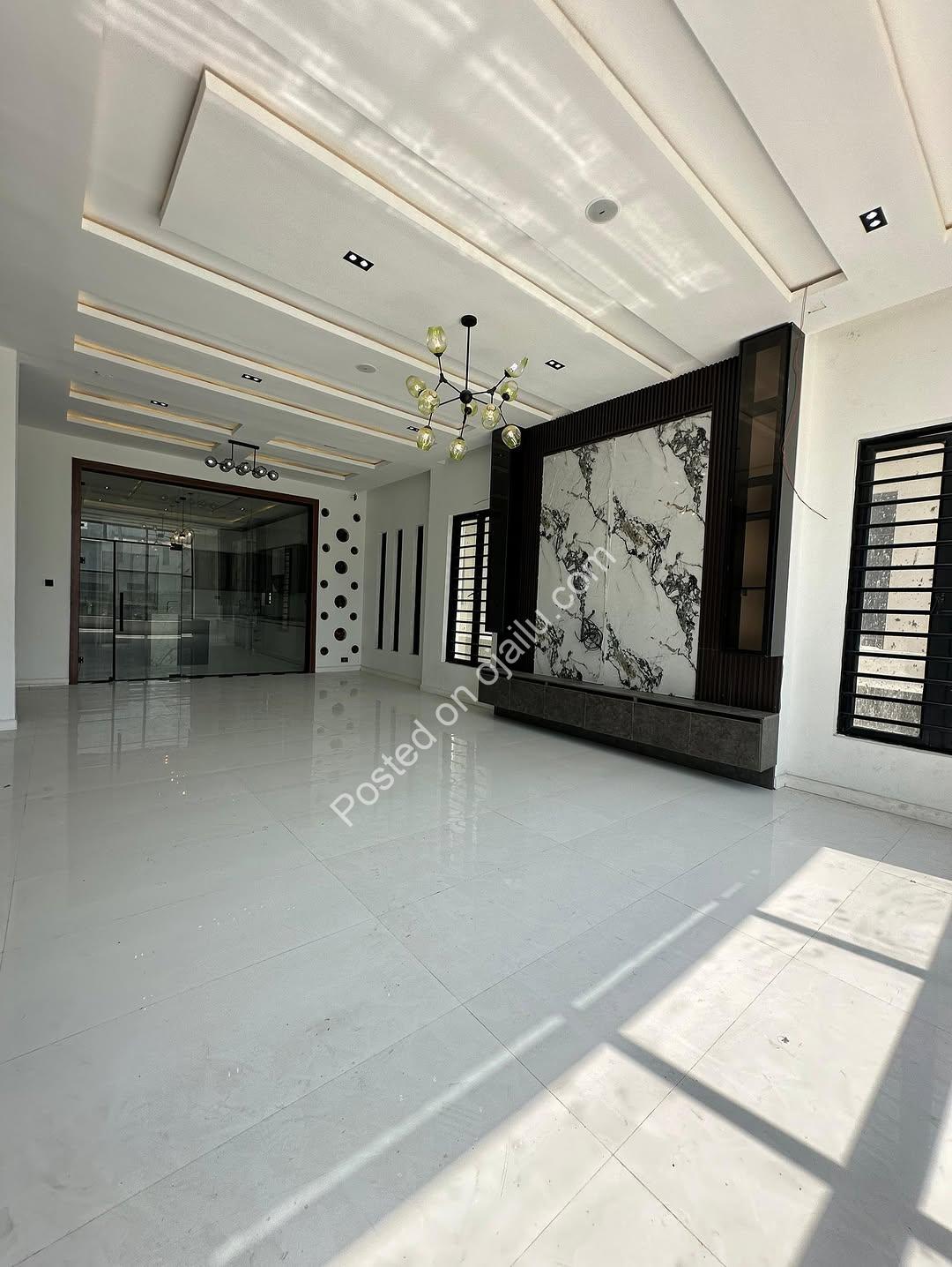 Stunning 5-Bed Duplex in Lekki’s Premier Estate